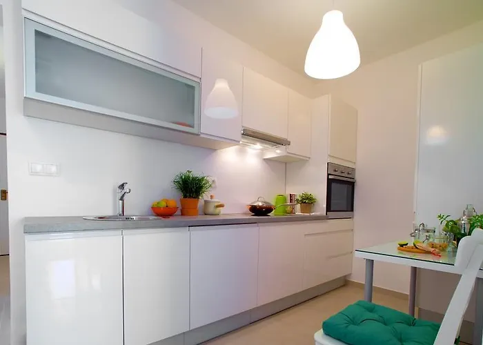 Luxe 3br