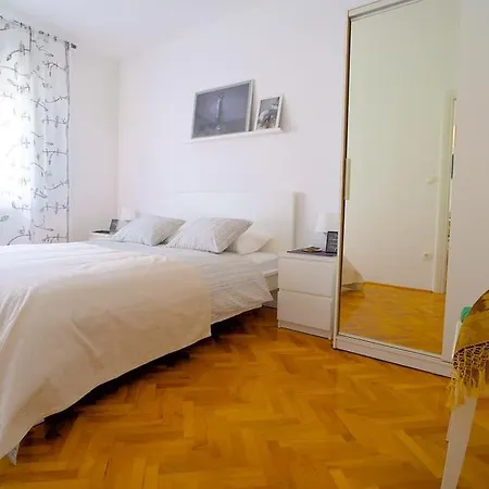 Luxe 3br Split